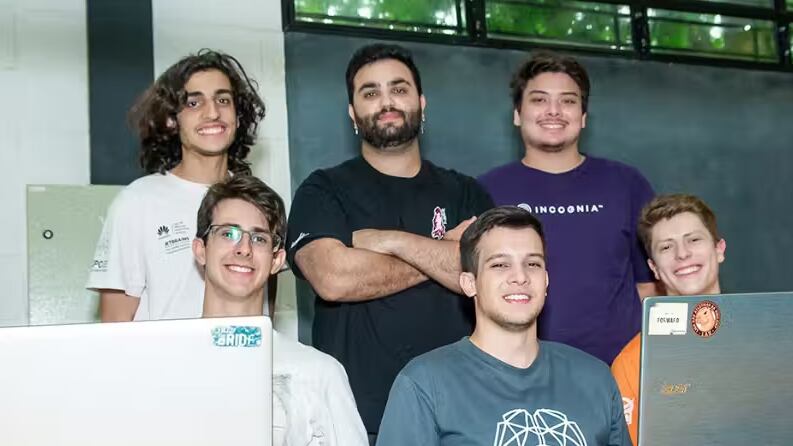 A equipe formado por alunos da Unicamp desbancou mais de 50 mil competidores. e venceu o desafio da Nasa. Incrível! Foto: Alex Calixto
