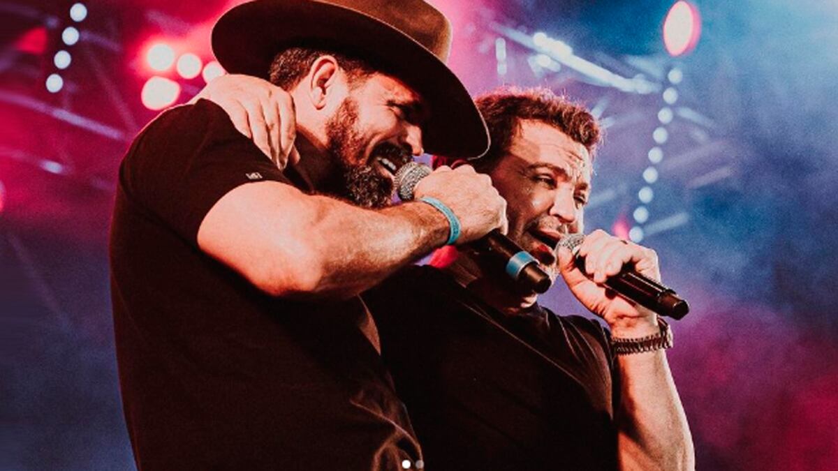 Eduardo Costa com o irmão Weliton