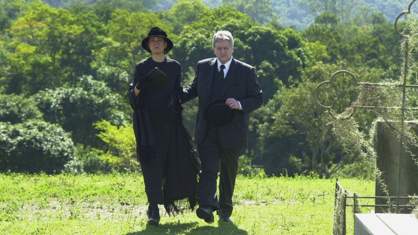 Bárbara (Lília Cabral) e Vivaldo (Fúlvio Stefanini) em cena de Chocolate com Pimenta