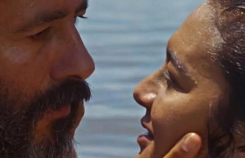 "Pantanal": Antes de morrer, José Leôncio (Marcos Palmeira) diz que ama Filó (Dira Paes)