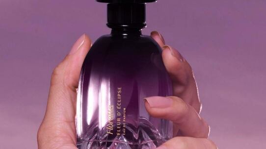 Frasco de perfume O O Boticário