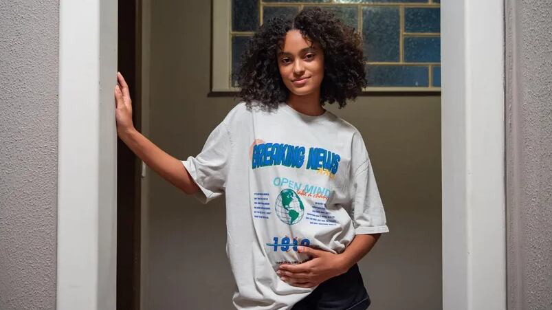 Teca (Lívia Silva) em 'Renascer' — Foto: Estevam Avellar/ Rede Globo/ Divulgação