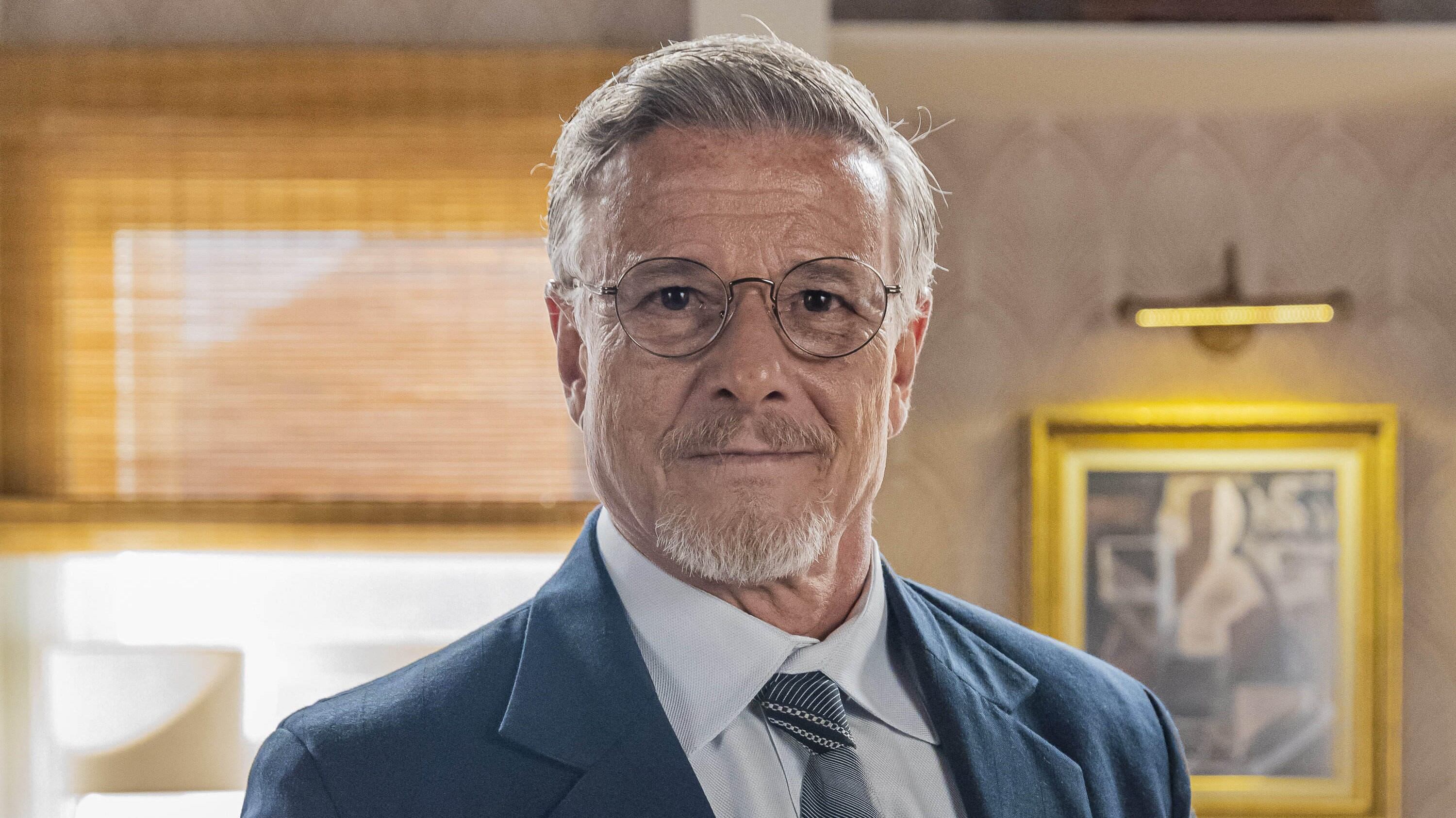 Marcello Novaes dá vida a Jaques, diretor financeiro da fábrica de lingeries administrada por Abel (Tony Ramos) em Dona de Mim