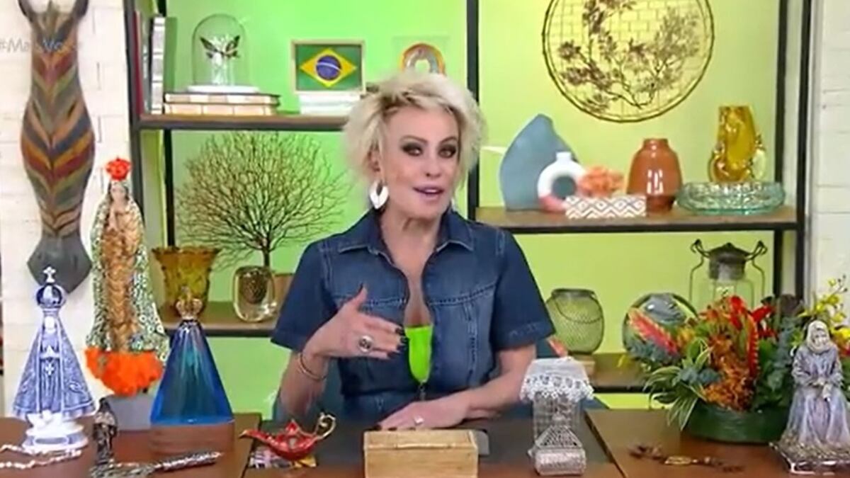 Ana Maria Braga celebra a vitória do Palmeiras no Campeonato Brasileiro com "look básico"