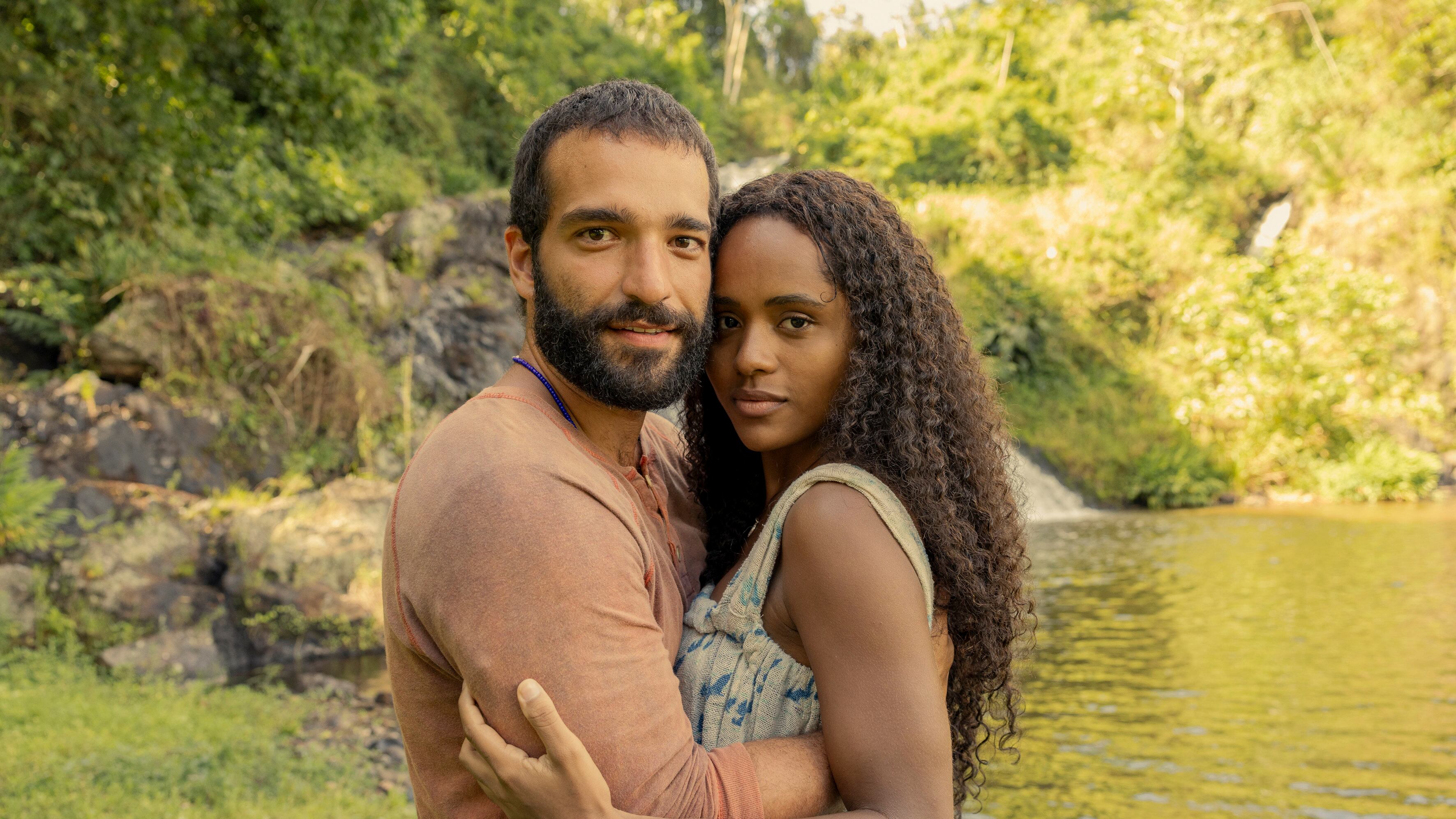 Remake de Renascer: Maria Santa (Duda Santos) e José Inocêncio (Humberto Carrão) se casam no bordel