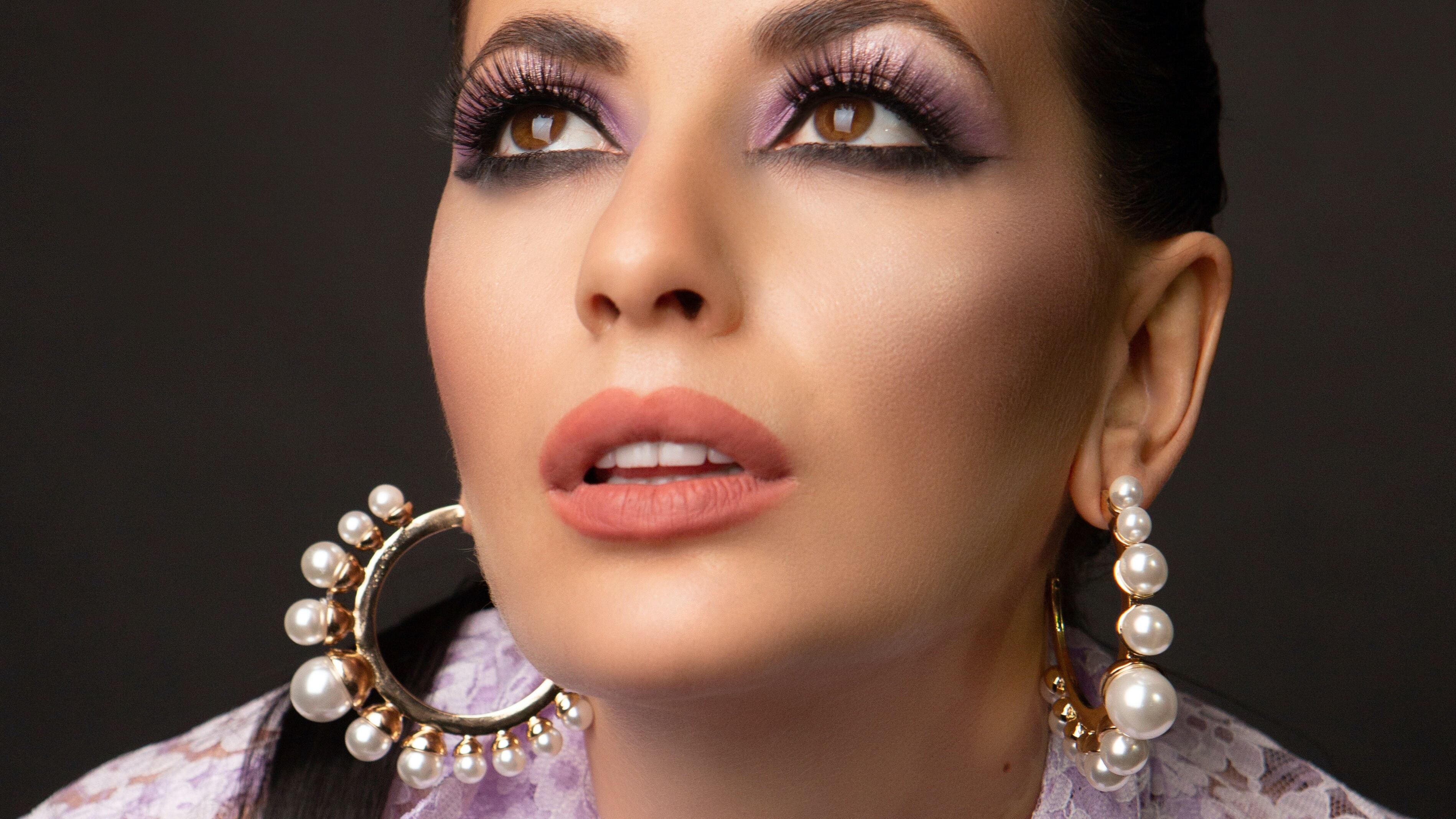 Precisamos ter certa cautela no procedimento, principalmente porque somos bombardeados com padrões irreais expostos nas redes sociais.