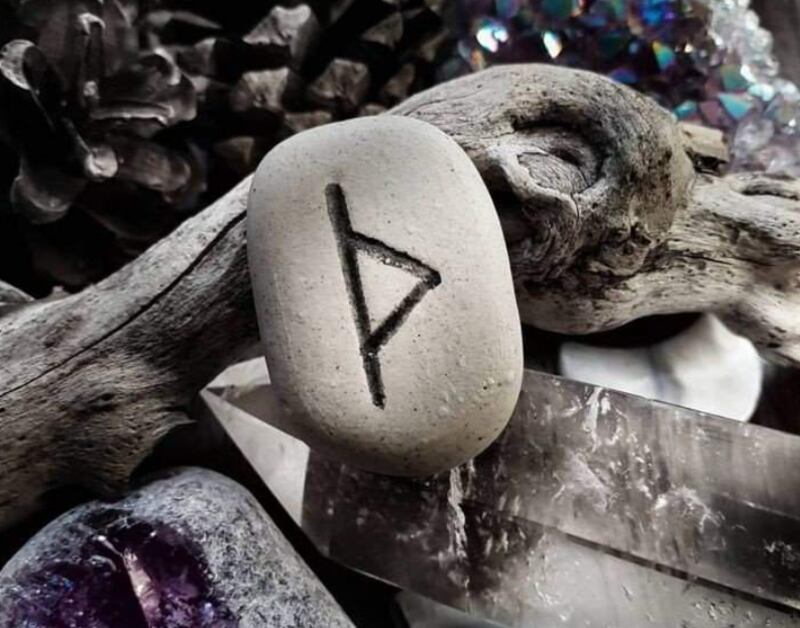 Thurisaz ou Thorn é a runa desta semana