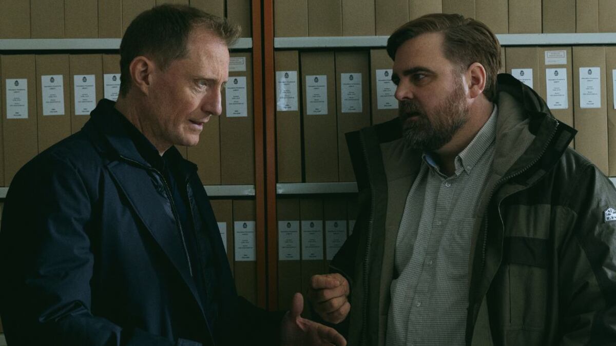 Escena de la serie 'El rastro'