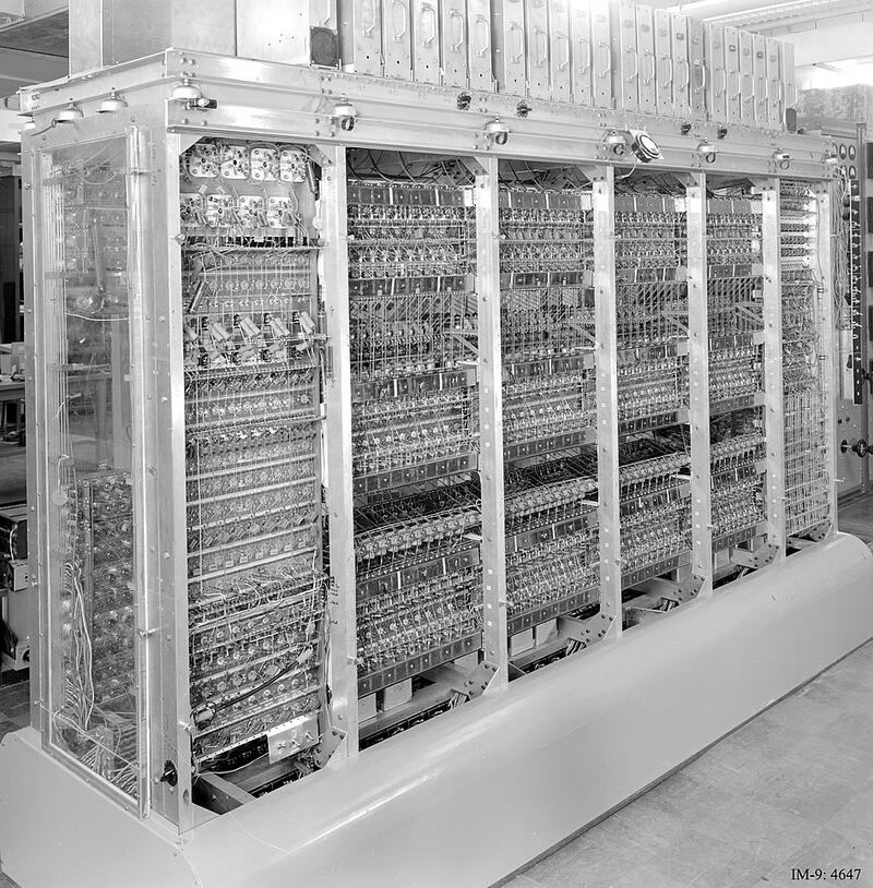 Todos temen a la bomba atómica pero la bomba H era más letal y necesitaba de una supercomputadora para lograr sus cálculos. Esta es la historia de MANIAC.