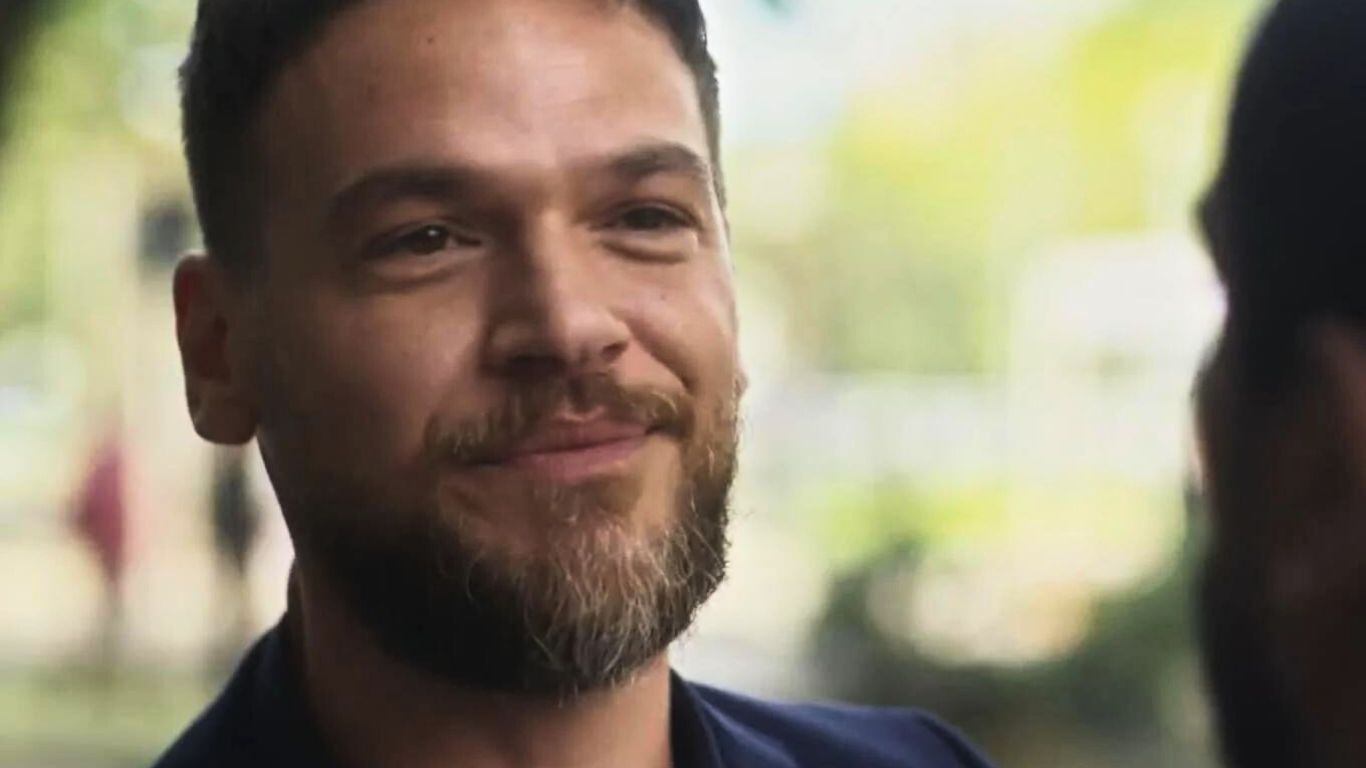 Vai na Fé: Theo consegue provocar Ben, que acaba levando a pior