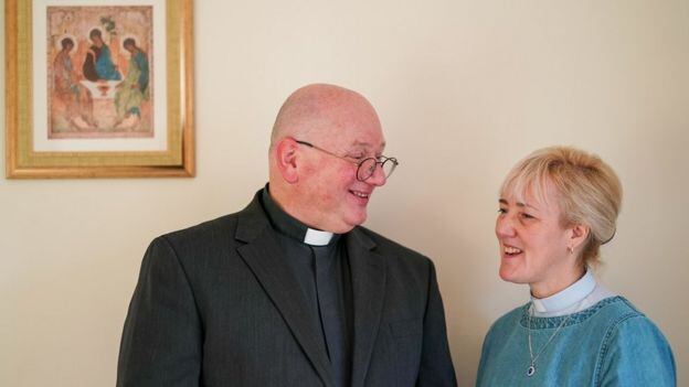 Mary largou os 24 anos como irmã carmelita para se casar com Robert