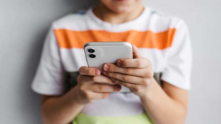 Menino compra jogos de celular com R$ 2 mil de doação que seria para tratar câncer do pai