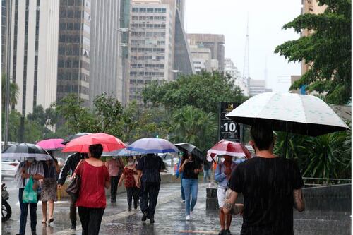 Queda de temperatura: Frente fria e chuva devem alcançar SP e outras regiões nos próximos dias