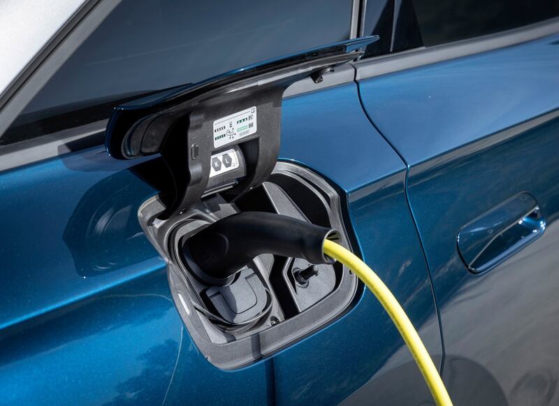 Auge de los autos eléctricos en el mundo: 1,8 millones vendidos en un mes