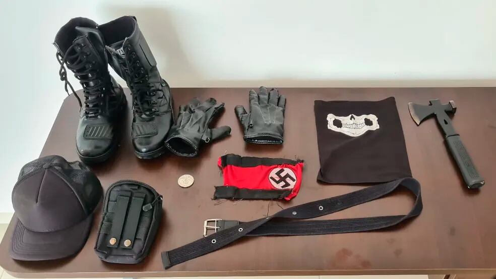 Apetrechos usados pelo jovem em ataque a escola