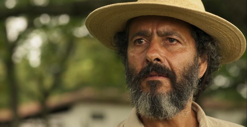 Em Pantanal, personagem de Marcos Palmeira ficará assustado com o parto de Irma (Camila Morgado)