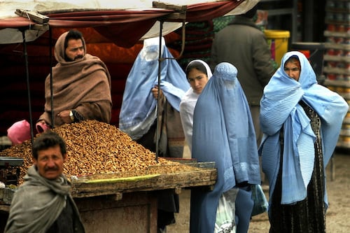 Mais de 100 afegãos, que trabalharam junto ao antigo governo, teriam sido mortos pelo Talibã