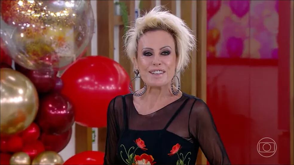Ana Maria é homenageada ao vivo em seu aniversário