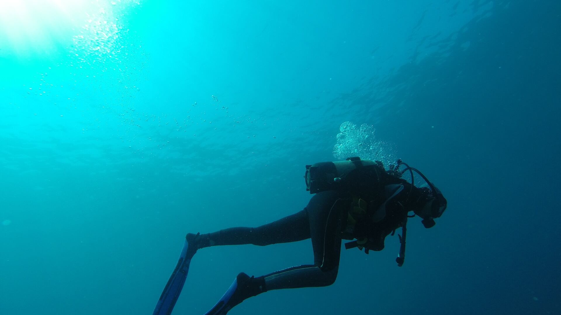 Mergulhadores encontram 128kg de cocaína em embarcação