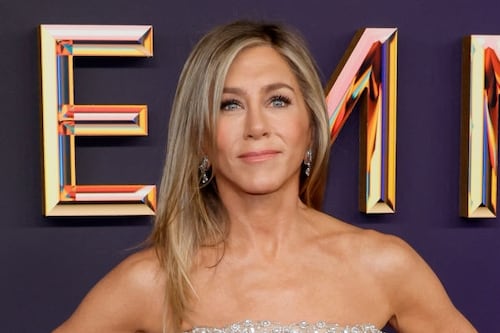 Jennifer Aniston deslumbrou seus fãs ao posar em uma nova campanha de roupas de ginástica
