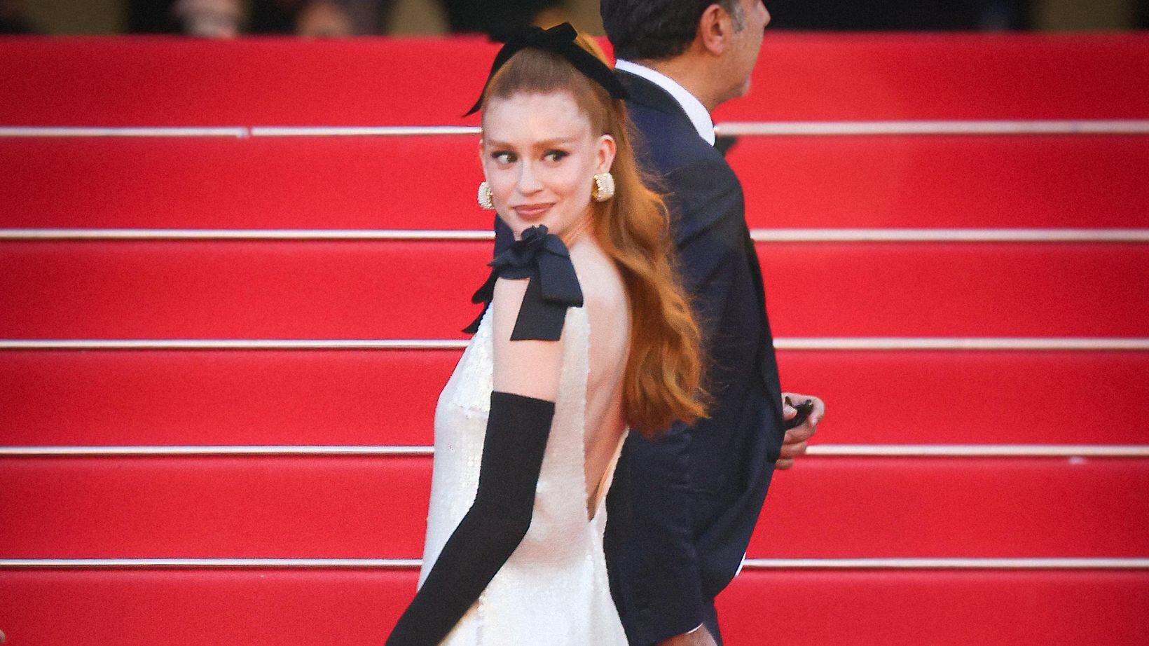 Marina Ruy Barbosa vai ao tapete vermelho de Cannes, França, com vestido vintage da Chanel