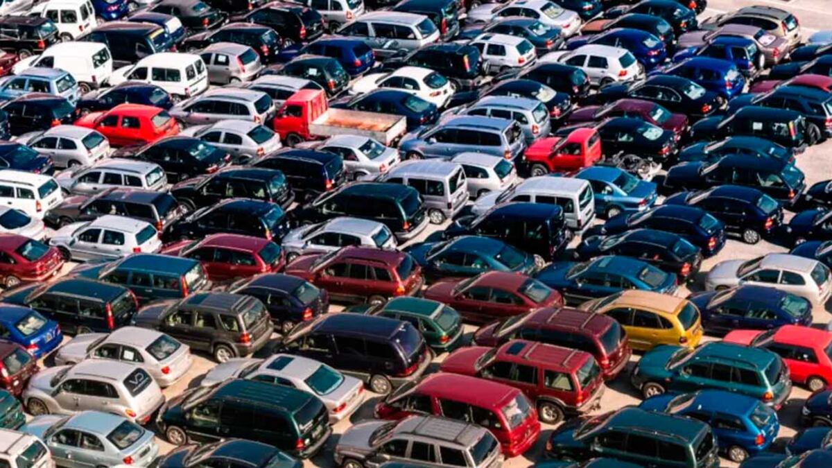 Carros apreendidos no pátio do Detran