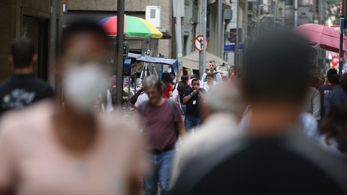 Brasil registra 8 mortes e 4,3 mil casos de covid-19 em 24 horas