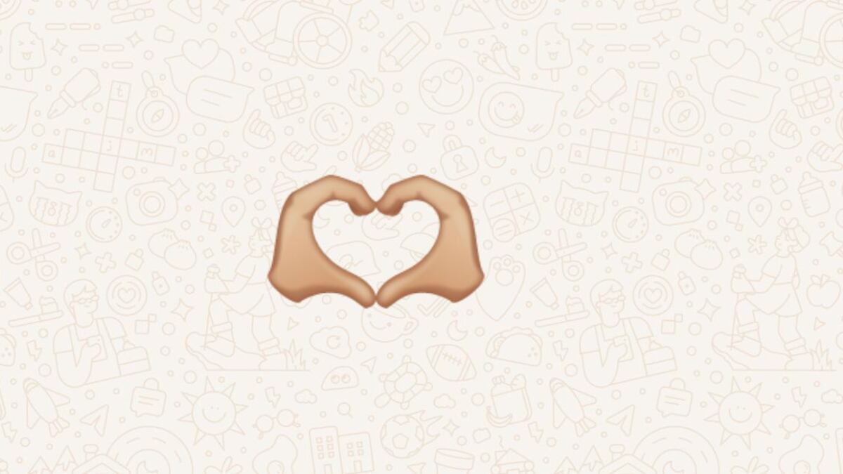 El emoji de corazón con las manos es uno de los más populares entre las nuevas generaciones