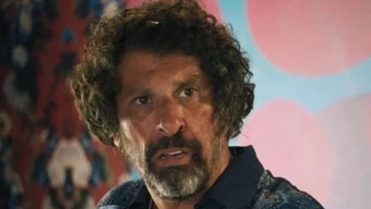 Proposta de Osmar (Milhem Cortaz) envolvendo o casamento com Violeta (Isabel Teixeira) irrita Madalena (Jéssica Ellen) em Volta por Cima