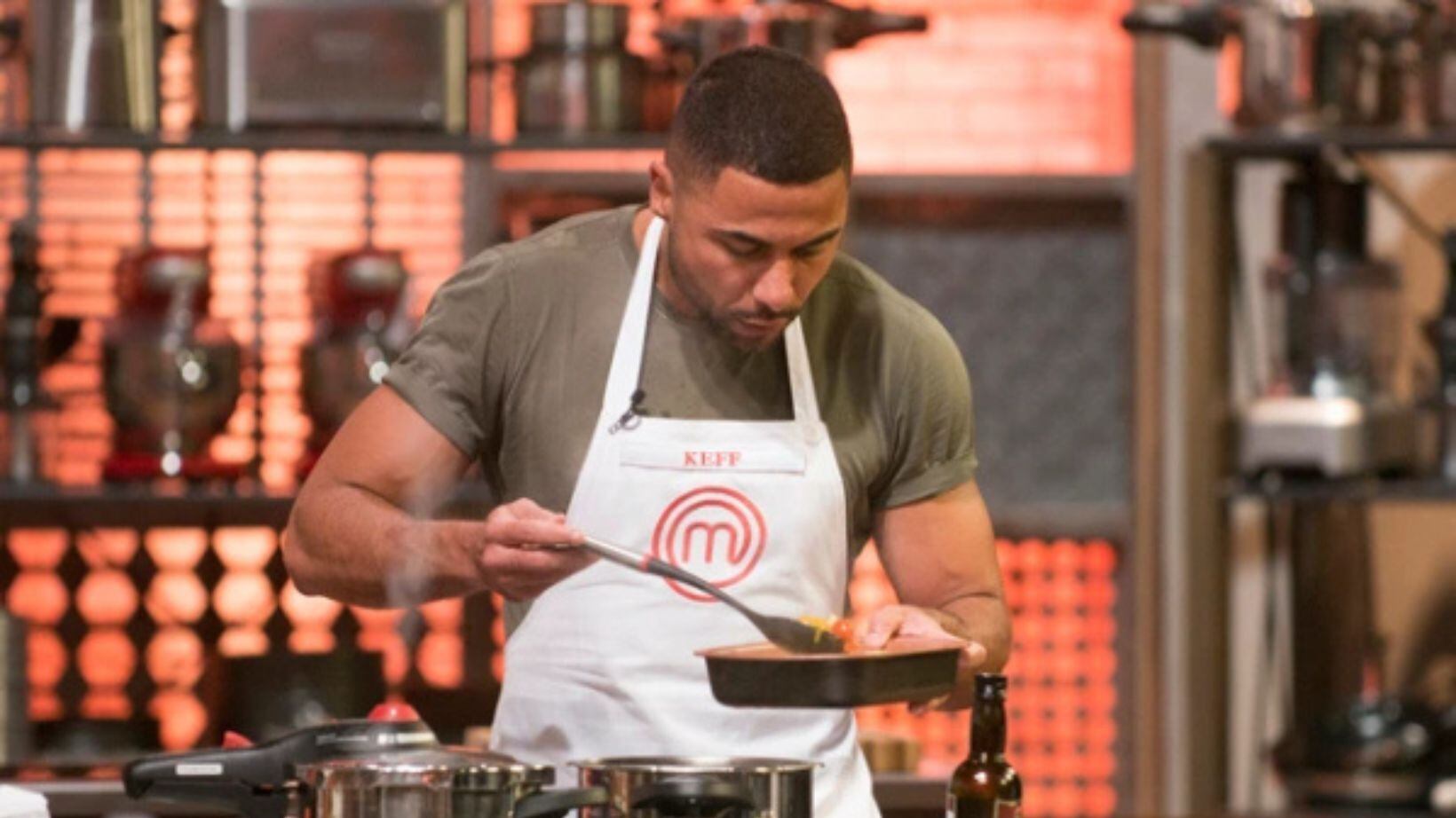 Keff gostou tanto da carne que cozinhou na 7ª temporada do MasterChef Brasil que não colocou no prato dos jurados