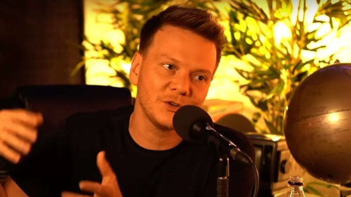 No Youtube, Michel Teló afirma que não precisa mais cantar para ganhar dinheiro