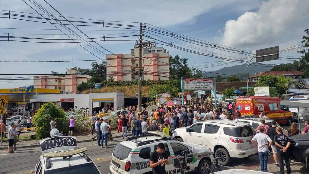 Quatro alunos morreram