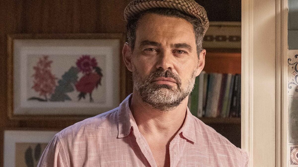 Cara e Coragem: Curado, Alfredo (Carmo Dalla Vecchia) leva um pé na bunda de Pat (Paolla Oliveira)