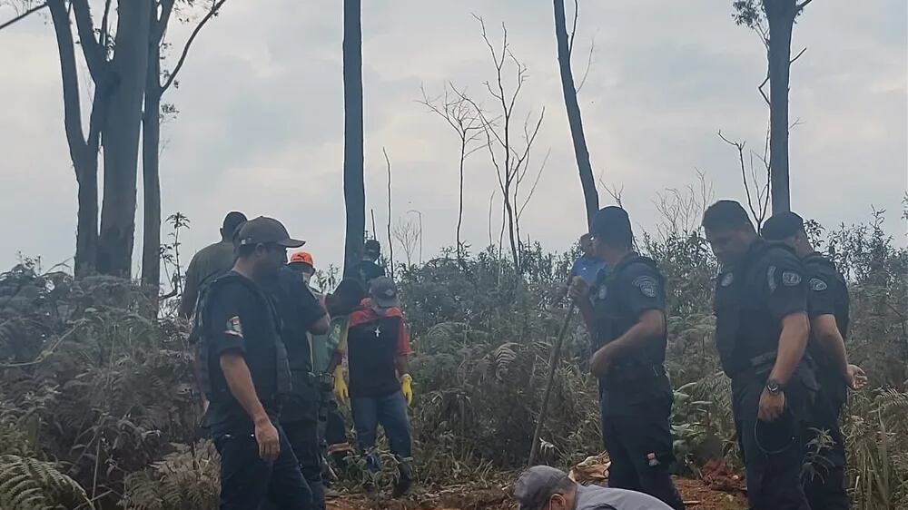 Cinco corpos estavam no local