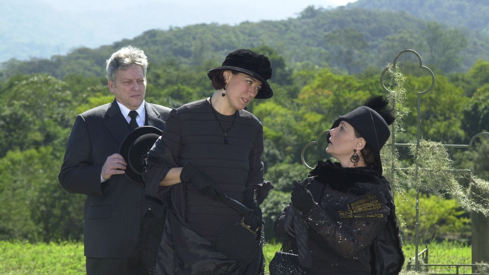 Fúlvio Stefanini (Vivaldo), Lília Cabral (Bárbara) e Elizabeth Savalla (Jezebel) gravam cena de "Chocolate com Pimenta"
