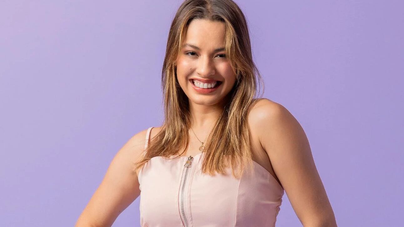 Ex-BBB Beatriz Reis se inspira em Hebe Camargo para programa de TV