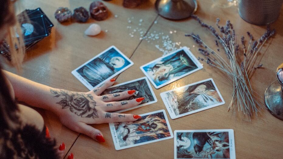 As revelações das cartas do tarot para Áries, Touro, Gêmeos e Câncer, até o domingo (14)