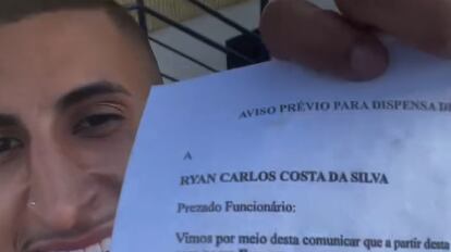 jovem ao ser demitido