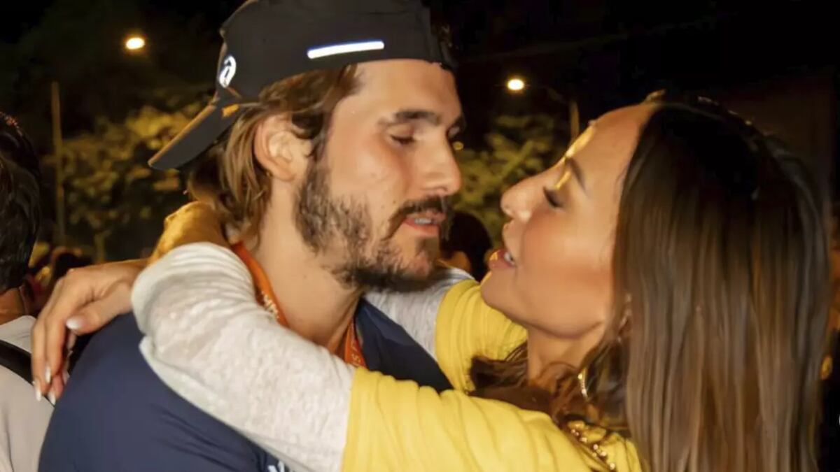 Web afirma que Nicolas Prattes e Sabrina Sato estão noivos