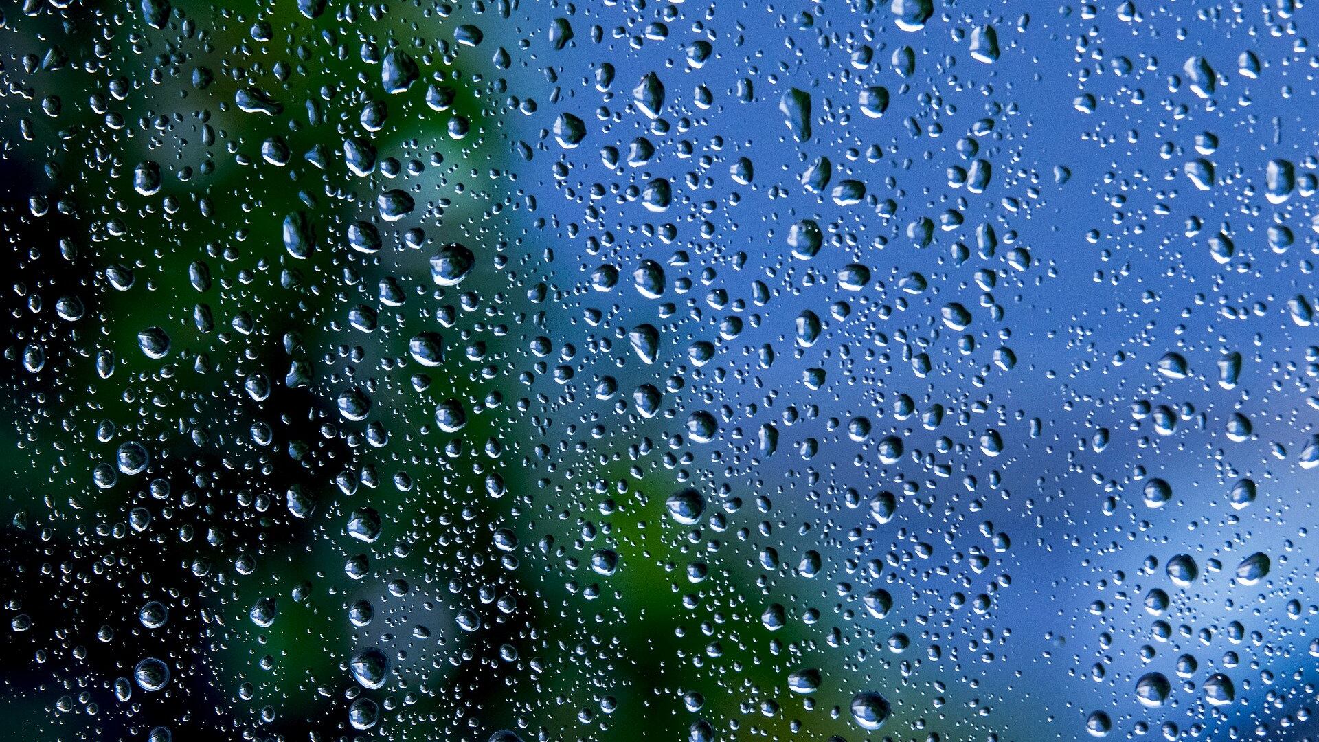 Chuva atinge cidade de São Paulo nesta segunda-feira