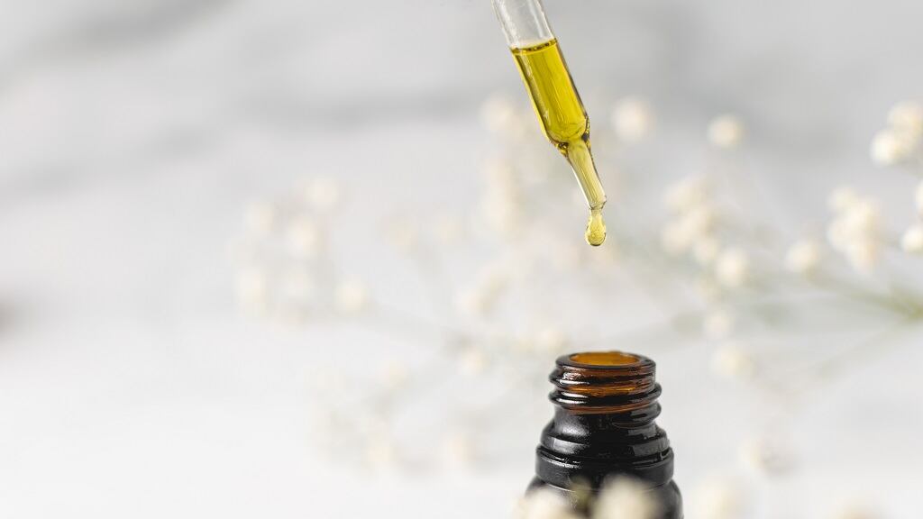 9 óleos para cuidar dos cabelos no verão