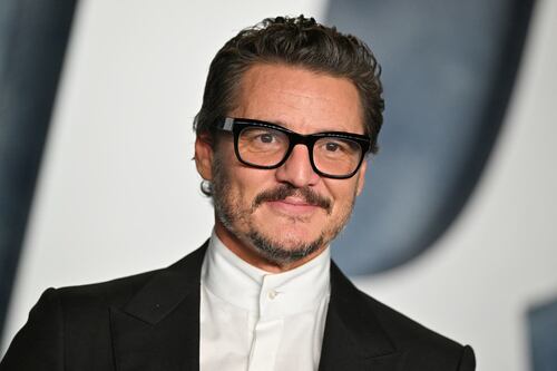 Pedro Pascal compartilhou as primeiras fotos das filmagens de ‘Gladiador 2′ e fãs fizeram um pedido