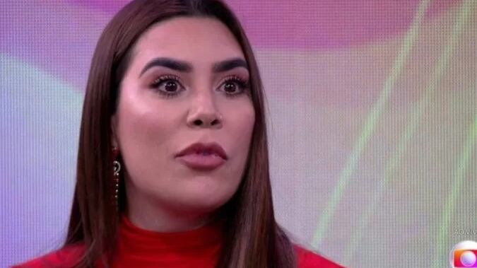 Naiara lava roupa suja em dinâmica com ex-BBBs