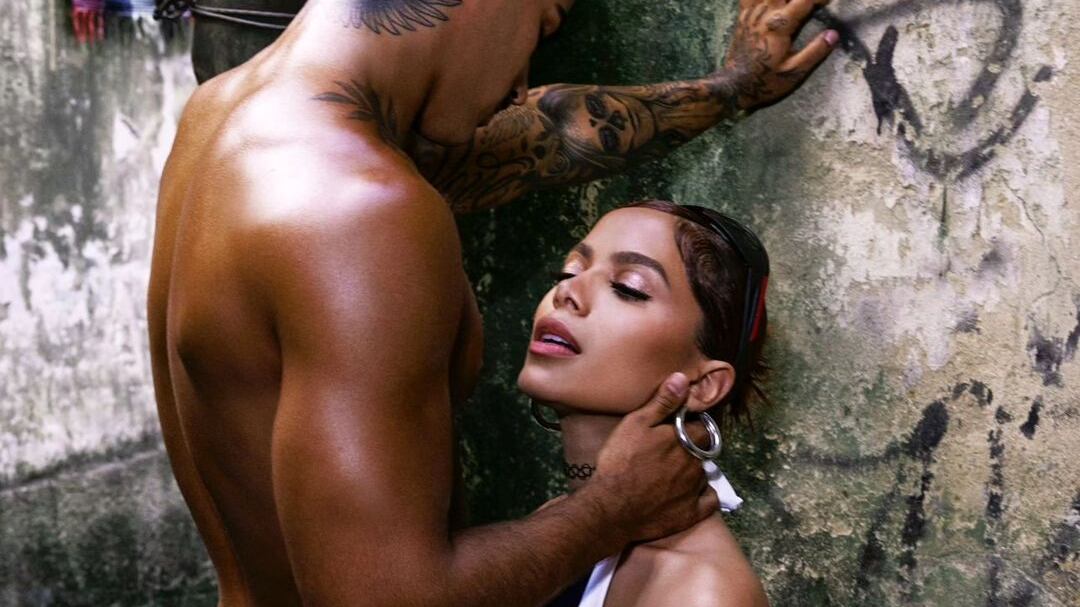 Modelo Yuri Meirelles protagonizou simulação de cena de sexo com Anitta