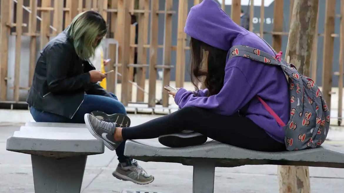 Celular virou febre entre os adolescentes