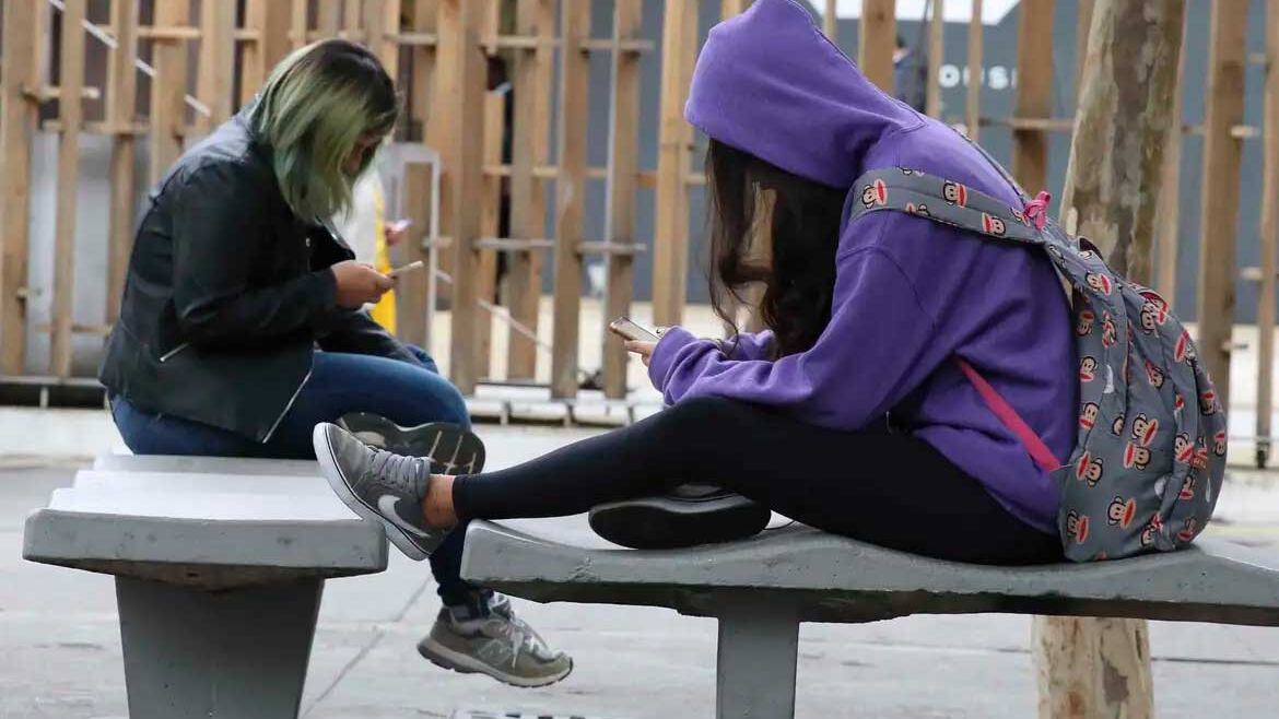 Celular virou febre entre os adolescentes