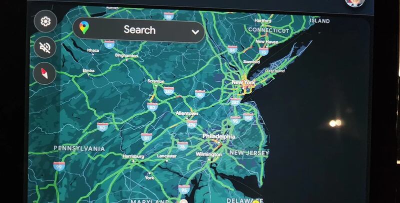 ¿Buenas noticias? Android Auto ha liberado para todos los usuarios su nuevo interfaz. Pero parece que no es tan funcional ni atractiva.