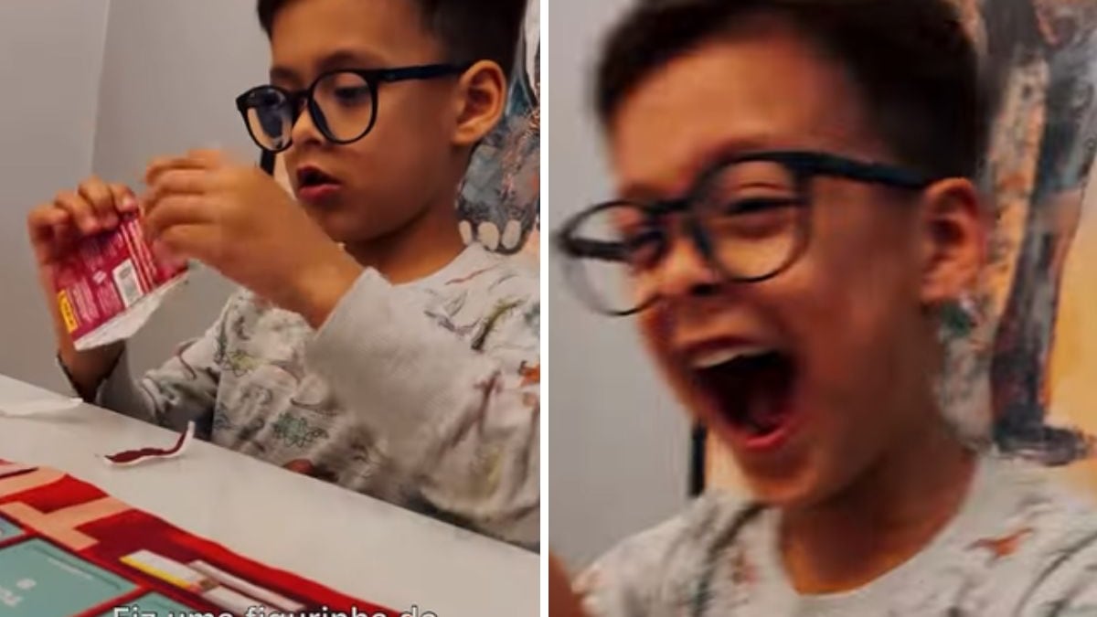 Menino encontra figurinha da Copa com sua foto e viraliza