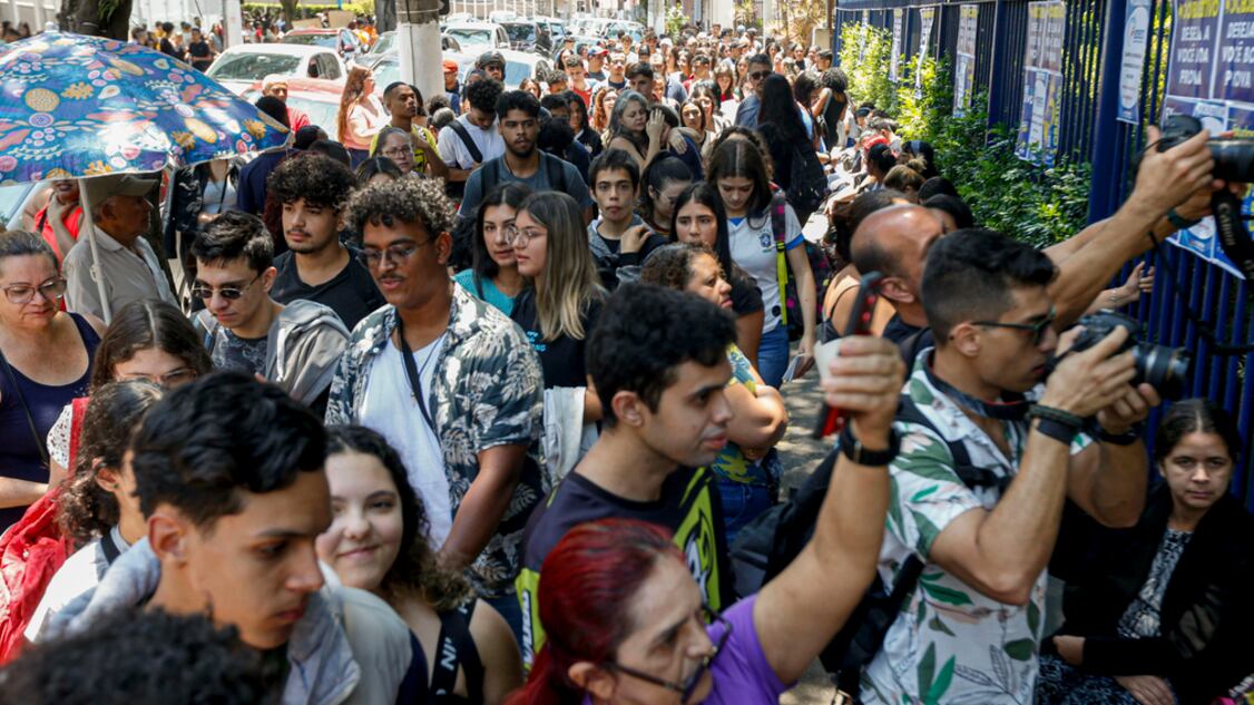 Ausência média nacional de 28,1%