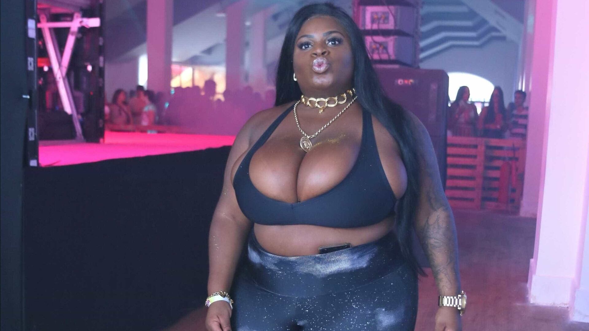 Escritório de Jojo Todynho começa a ganhar forma, mas decoração chocou a web